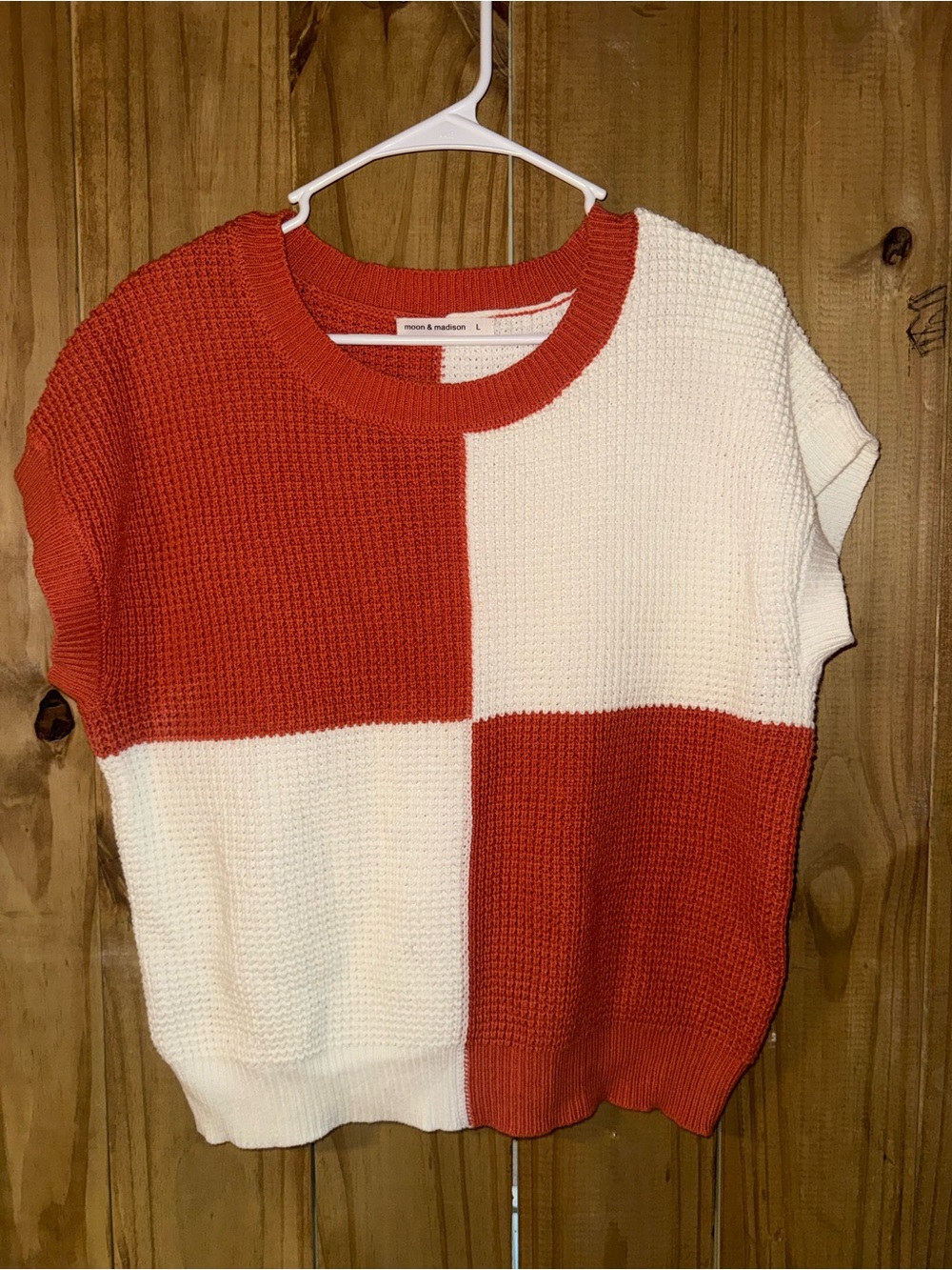 moon & madison Red and Cream Short Sleeve Colorblock Sweater